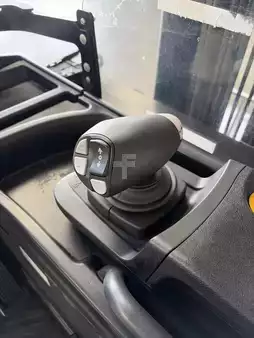 Reachtrucks 2015  Hyster R2.5 (6)