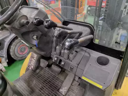 Empilhador diesel 2010  CAT Lift Trucks DP30N (4)