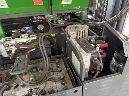 Carrelli elettrici 4 ruote 2023  Combilift CBE 2500 (16)