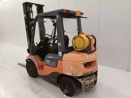 LPG Forklifts 2006  Toyota 42-7FGF25 (4)
