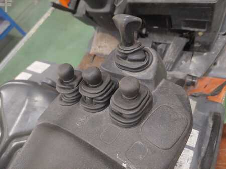 Eléctrica de 4 ruedas 2008  Toyota 7FBEF15 (4)
