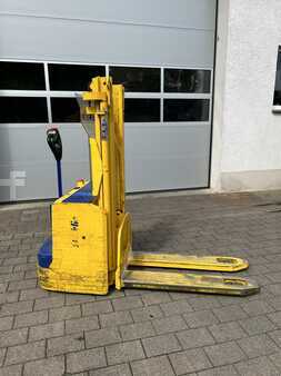 Hochhubwagen 2012 Stöcklin EDS16 (1)