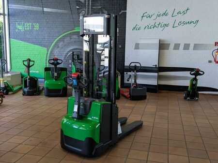 Wózek wysokiego podnoszenia 2025  Cesab S214L (1)