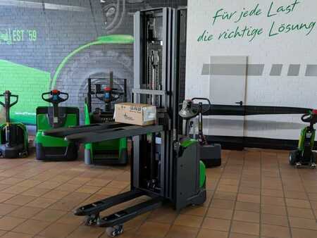 Wózek wysokiego podnoszenia 2025  Cesab S214L (2)