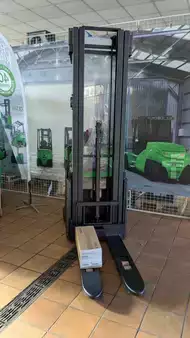 Apilador eléctrico 2025  Cesab S316L (2)