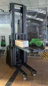 Apilador eléctrico 2025  Cesab S316L (3)