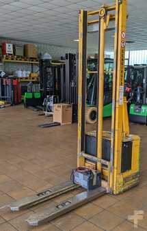 Hochhubwagen 2001  Genkinger EGV10/42 (2)