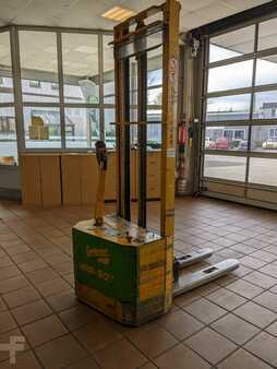 Hochhubwagen 2001  Genkinger EGV10/42 (3)