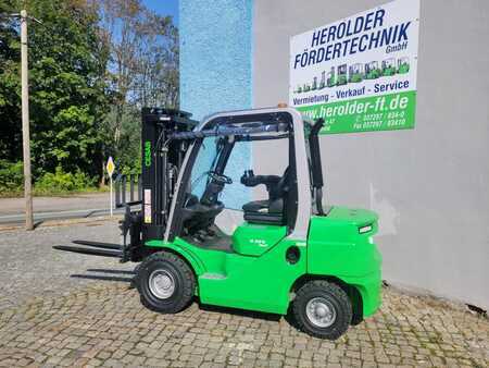 Dieselstapler 2024 Cesab M325 Triplex ZVG (4)