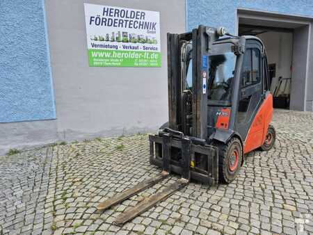 Treibgasstapler 2011  Linde H35T (1)