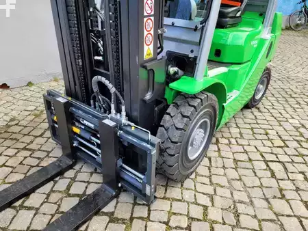 Chariots élévateurs GPL 2023  Cesab M325H-GV (4)