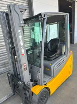 Carrelli elettrici 3 ruote 2015  Jungheinrich EFG 216 (2)