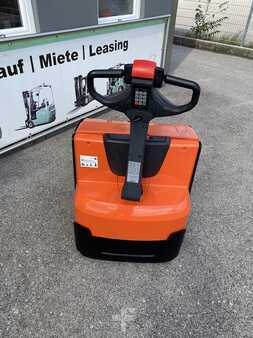 Nízkozdvižný vozík 2011 BT LWE200 (4)