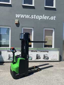 Ruční vysokozdvižný vozík 2022 Cesab S212 (4)