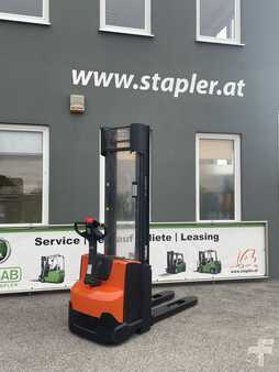 Ruční vysokozdvižný vozík 2015 BT SWE120 (1)