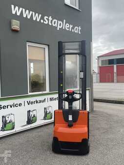 Ruční vysokozdvižný vozík 2015 BT SWE120 (2)