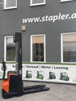 Ruční vysokozdvižný vozík 2015 BT SWE120 (3)