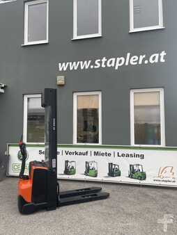 Ruční vysokozdvižný vozík 2015 BT SWE120 (4)