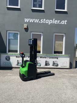 Stacker pedestre 2023  Cesab S212 (2)