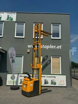 Pallet Stackers 2012  Jungheinrich ERC 216Z (4)