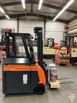 Vierwegestapler 2024  HUBTEX FluX 30 (Serie 2410) (3)