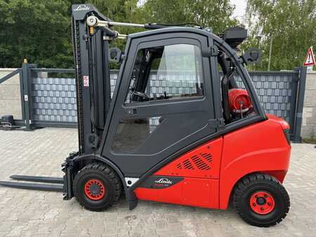 Empilhador a gás 2017  Linde H 25T -392 (1)
