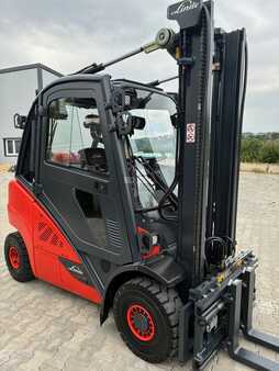 Empilhador a gás 2017  Linde H 25T -392 (2)