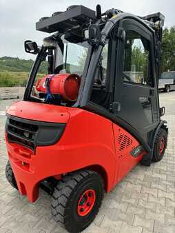 Empilhador a gás 2017  Linde H 25T -392 (3)