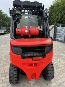 Empilhador a gás 2017  Linde H 25T -392 (4)