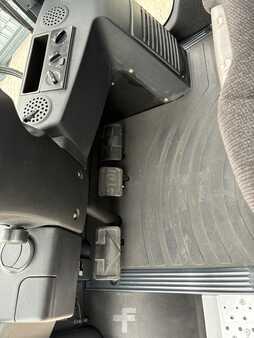 Empilhador a gás 2017  Linde H 25T -392 (7)