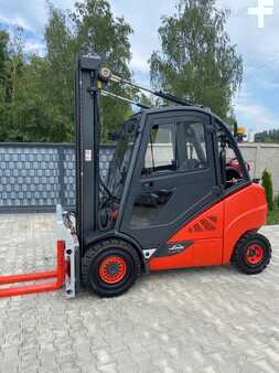 Carretilla elevadora GLP 2016  Linde H30T-02 (1)