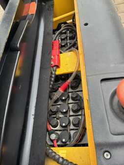 Stacker pedestre 2016  Hyundai 12ES (2)