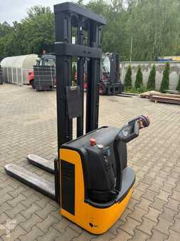 Stacker pedestre 2016  Hyundai 12ES (5)