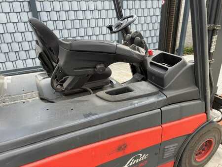 Eléctrico - 4 rodas 2014  Linde E 30 L - 387 - 01 (6)