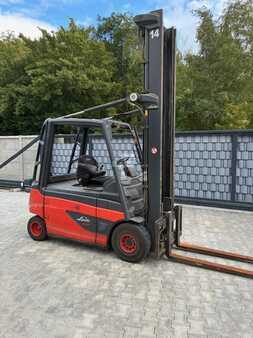 Eléctrico - 4 rodas 2014  Linde E 30 L - 387 - 01 (3)