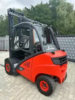 Treibgasstapler 2018  Linde H 30T-02 (2)