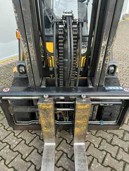 Dieselstapler 2016  CAT Lift Trucks DP30N (5) 