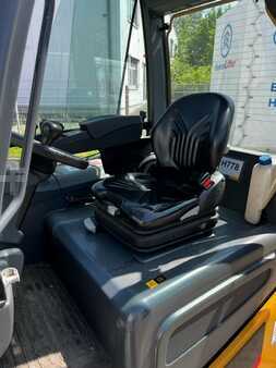 Elektro 4 Rad 2016  CAT Lift Trucks EP40 (5)