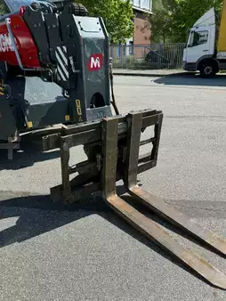 Telescopic forklift rigid  Magni TH 5,5.19 (10)