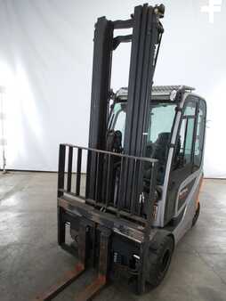 Carrelli elettrici 4 ruote 2014  Still RX60-30 (1)