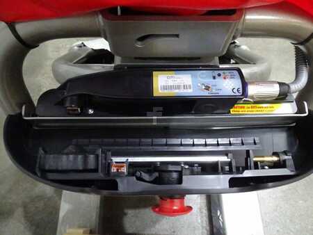 Electric Pallet Trucks 2022  Linde CITIONE (4) 