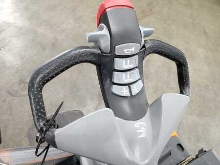 Stacker pedestre 2018  Still EXV-SF14D (3)