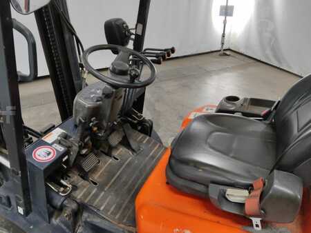 Carrello elevatore a gas 2013  Doosan C30G (3)