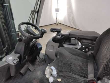 Chariot 4 roues électrique 2019  Still RX60-30L (3)