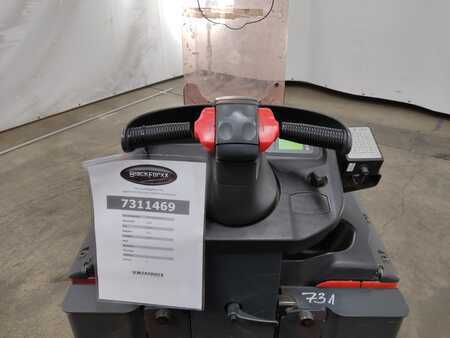 Retraky 2013  Linde P30C (3)