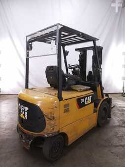 Chariot 4 roues électrique 2009  CAT Lift Trucks EP30K-PAC (2)