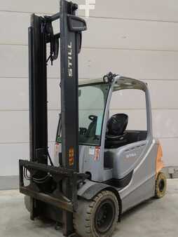 Carrelli elettrici 4 ruote 2007  Still RX60-40 (1)