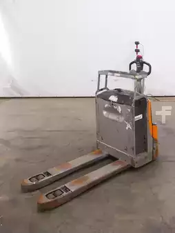 Porta-paletes elétrico 2019  Still EXU18 (1)