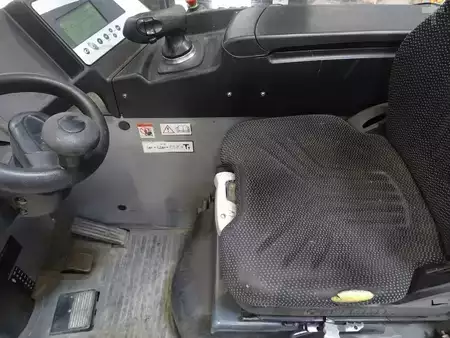 Reach Trucks 2016  Still FM-X20 (3)