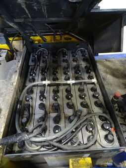 Carrelli elettrici 3 ruote 2006  OM XE15 (4)